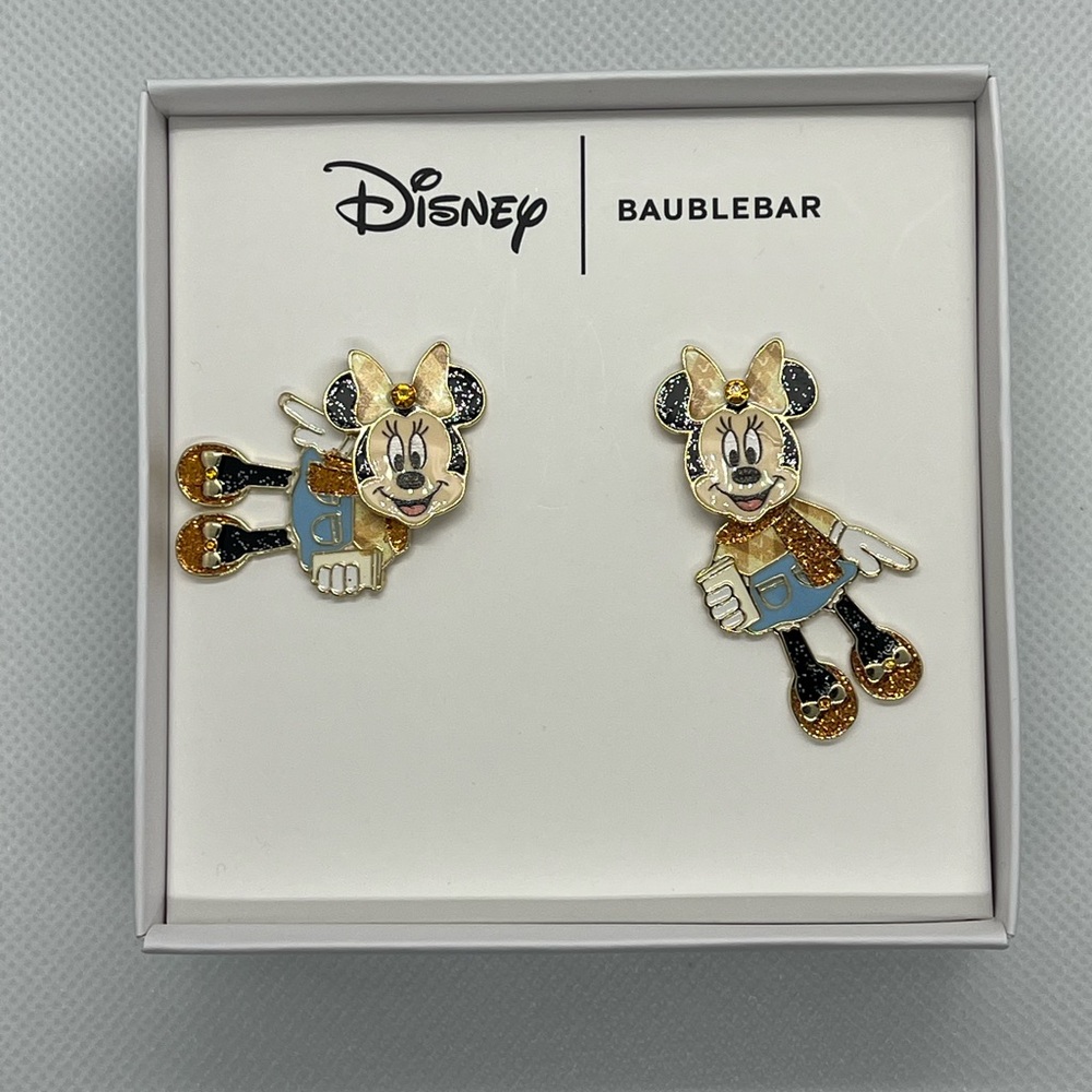 NEW BaubleBar x Disney Minnie Mouse in Fall Clothes Holding Coffee Earrings - Picture 5 of 14